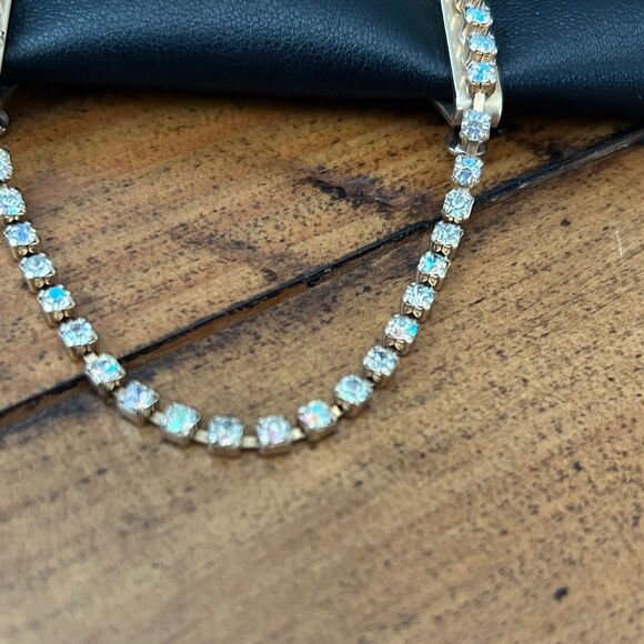 Vintage Aurora Borealis gold sweater clip - Picture 3 of 6